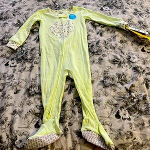 Carter’s baby 2 way zipper fleece footie play or pajamas. New with tag